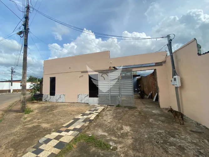 Casa com ponto comercial | Não Financia