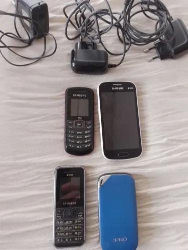 Celulares antigo samsung / carregadores