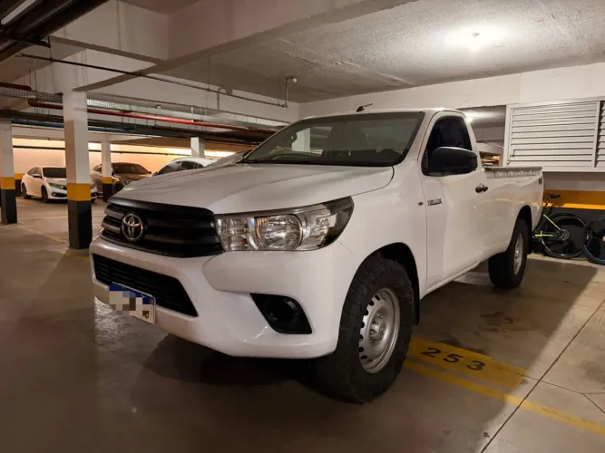 Toyota Hilux CS 4X4 2.8 TDI Diesel Mec. 2021