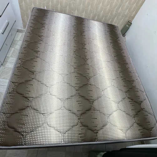Vendo colchão novinho Light Ortopédico Queen (23 x 198 x 158) com 4 meses de uso