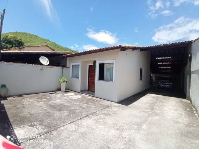 Linda casa com quintal amplo - Santa Rita - Barra Mansa/RJ