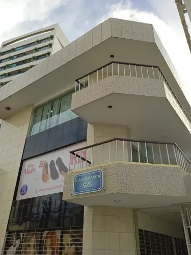 Alugo excelente sala comercial em casa caiada Olinda pé