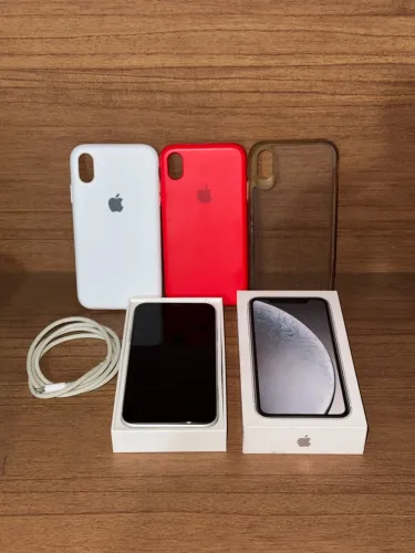iPhone XR branco 64gb