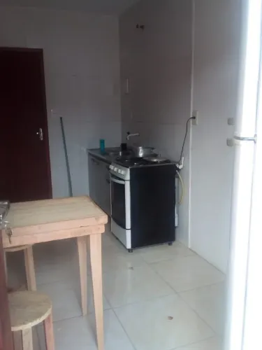 kitnet na Rua Afrísio de Senna Vaz em São José.