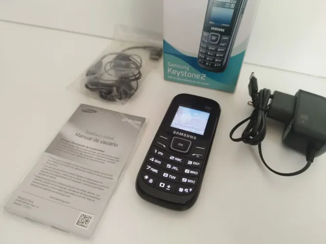 Celular Samsung E-1205 (COLECIONADOR)