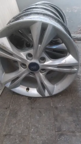 Vendo jogo de rodas original Focus 2015