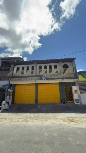 IMÓVEL COMPLETA PARA EMPRESAS  LOCAÇÃO  CASA 5/4 E 2 CASAS COM 2/4 E GALPÃO 300 M²