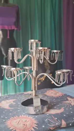 Candelabro para dança ou decoração.