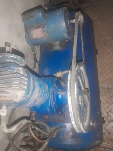Baixou Compressor 150L, Geladeira, Box vidro bronze, Máquina de costura, 5 Telhas