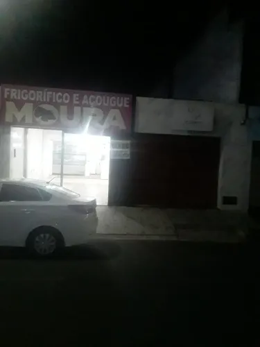 Vendo um Prédio na Estação.