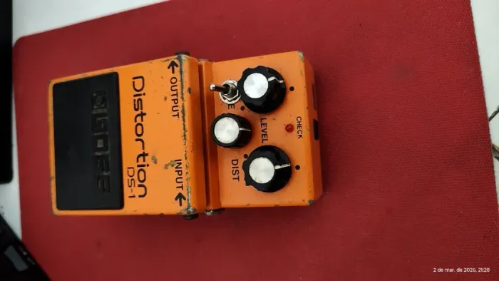 Boss Distortion Ds-1 Com Mod Booster/compressor