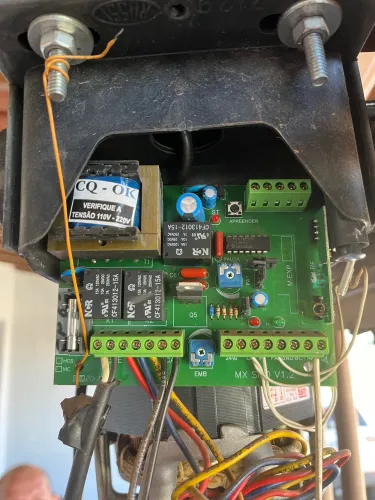CONSERTA-SE PLACA DE PORTÃO ELETRÔNICO 