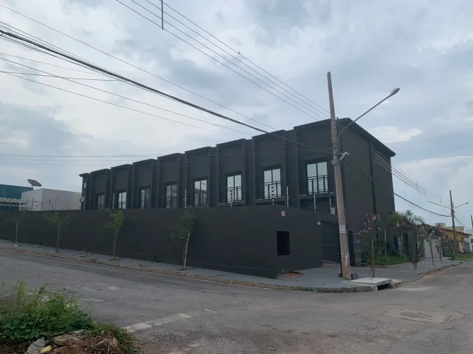 Alugo loft próximo ao shopping Estação Santa Rosa