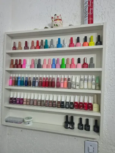 Nicho para 200 esmaltes com fundo 