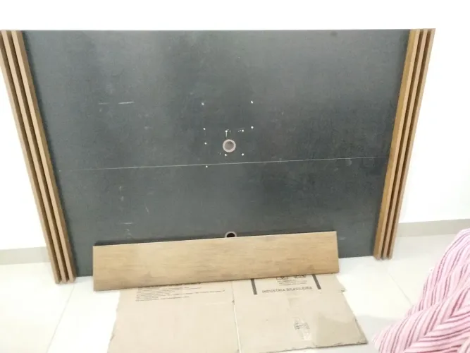 painel de parede com prateleira 