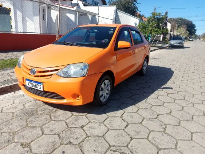 Toyota Etios XS Sedan 1.5 Flex 16V 4P Mec. 2015