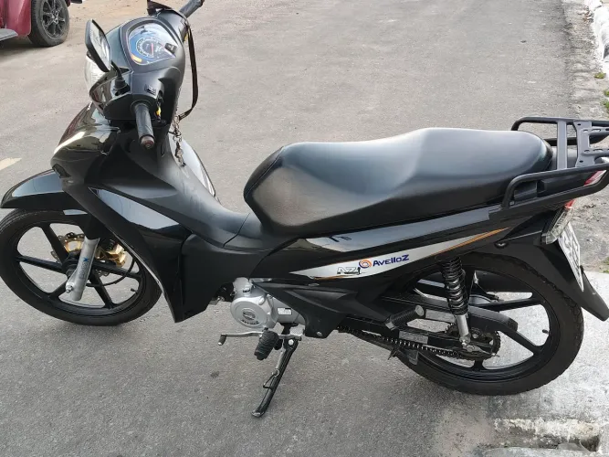 Aveloz az150cc conservada semi nova único dono 