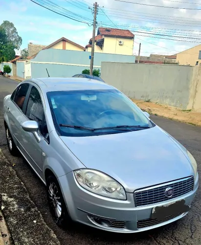 Fiat Linea Essence 1.8 Flex 16V 4P 2012