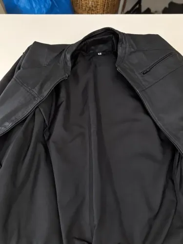 LOTE DE ROUPAS MASCULINAS + ARARA/ CABIDEIRO