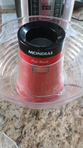 Pipoqueira e panela de pressão