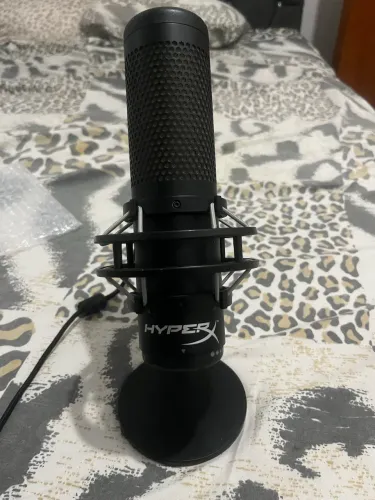 Microfone Condensador HyperX QuadCast - R$ 350