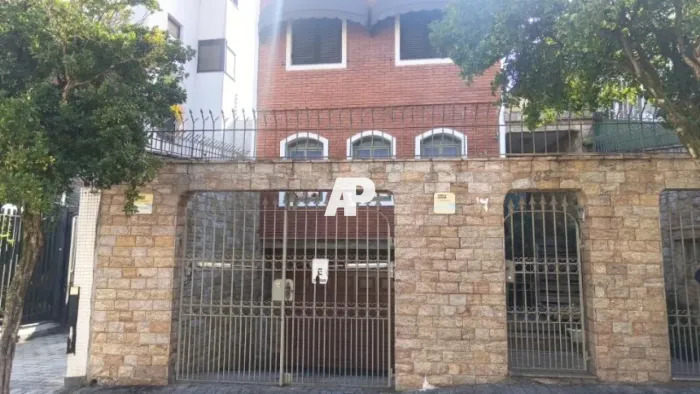 Casa (Sobrado) para Locação, 3 dorm(s), 1 suite(s), 6 vaga(s), 300 m²