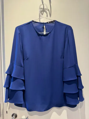 Blusa manga longa em crepe, tam P