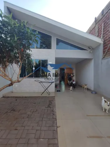 Alto Padrão para Venda em Maringá, Loteamento Sumaré, 3 dormitórios, 1 suíte, 2 banheiros,