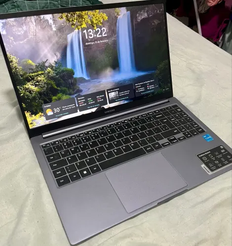 Notebook Samsung Galaxy Book 4 I3