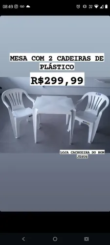 MESA COM 2 CADEIRAS DE PLÁSTICO