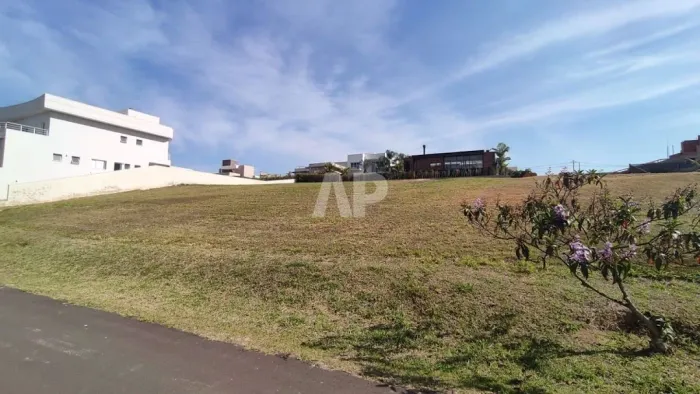 Terreno à venda em Itu no Condomínio Xapada Parque