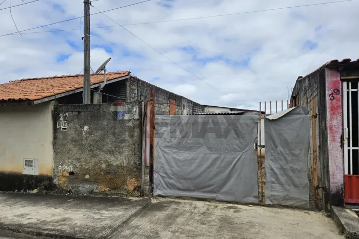 Casa 2 cômodos para Alugar no Campo Largo