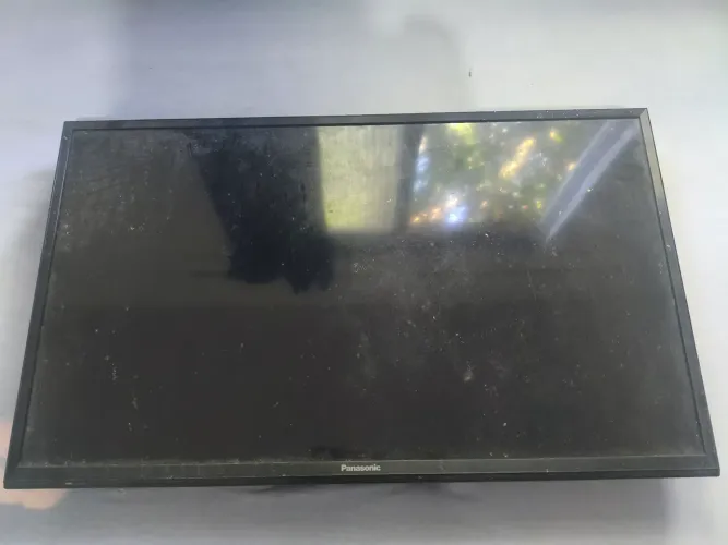 Tv para retirada de peças!