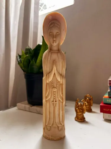Rara Escultura Sacra Antiga de Nossa Senhora em Marfim Entalhado à Mão.