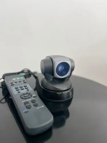 Câmara de vídeo PTZ SONY EVI-D100