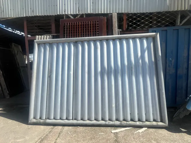 PORTÃO DE ALUMÍNIO COM PORTA SOCIAL