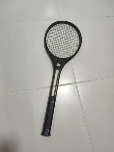Raquete de Tênis usada