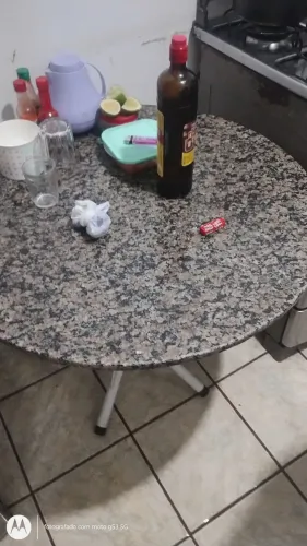Vendo essa maravilhosa meses de marmaro