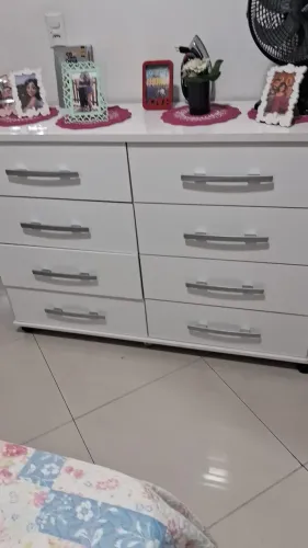 Cômoda de 8 gavetas