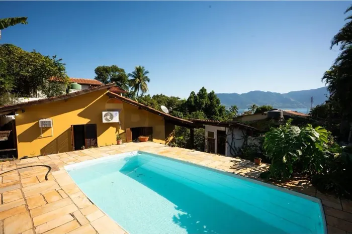 Casa com Piscina e Pomar no Santa Tereza ao Lado da Vila em Ilhabela.