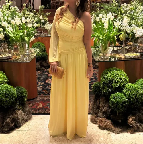 Vestido longo amarelo manteiga