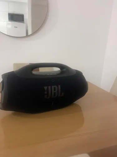 JBL bombox 4