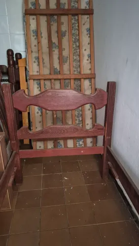 Cama de solteiro com colchão-usada