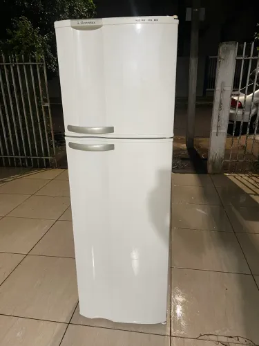 Geladeira Electrolux Duplex 260 Litros ( Frost Free )
