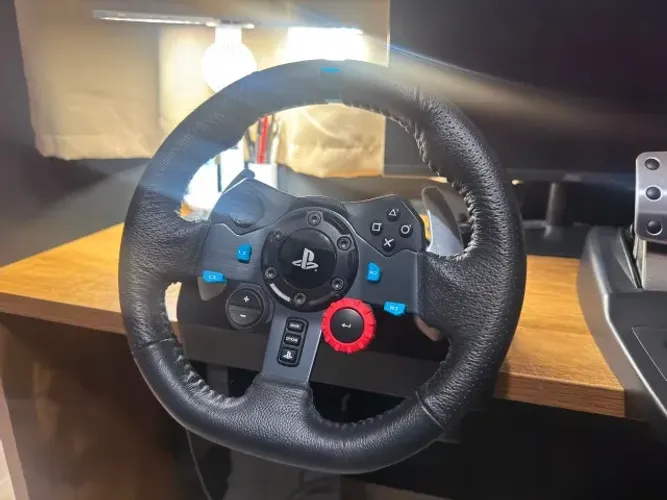 Volante Logitech G29 Driving Force para PS5, PS4, PS3 e PC