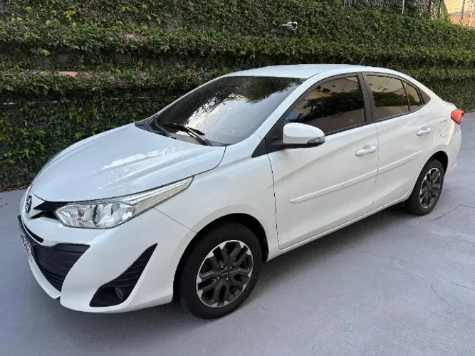 Toyota Yaris XL Live Sedan 1.5 Flex 16V 4P AUT 2022