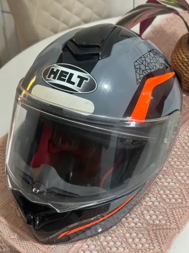 Capacete de marca