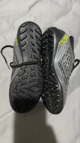 Chuteira Umbro