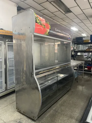Vitrine para açougue 2M - Seminovo 