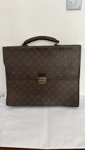 Bolsa com Alça Louis vuitton